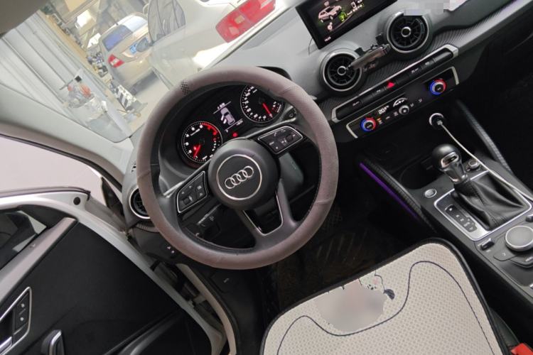 Used Audi Q2L 2020 35 TFSI Fashion Dynamic Model Steering Wheel