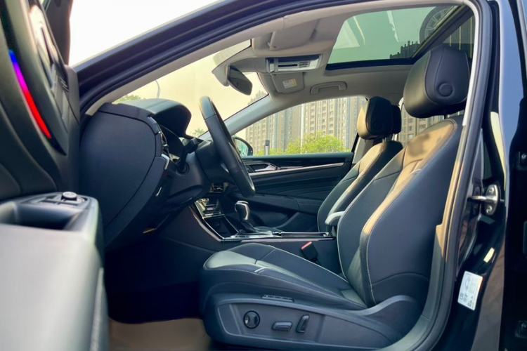 Used Volkswagen Passat 2024 380TSI Dragon Glory Edition Interior 4