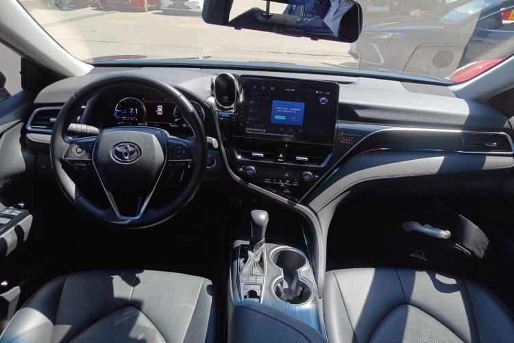 Used Toyota Camry 2023 2.5G Luxury Edition
