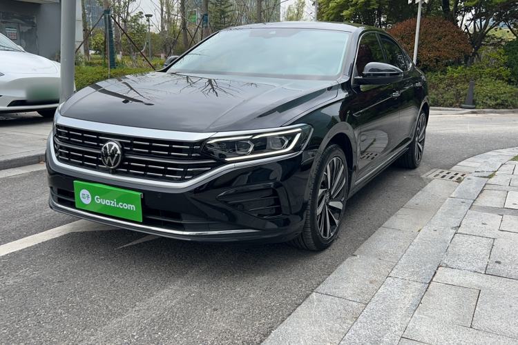 Used Volkswagen Passat 2023 Facelift 330TSI Luxury Edition