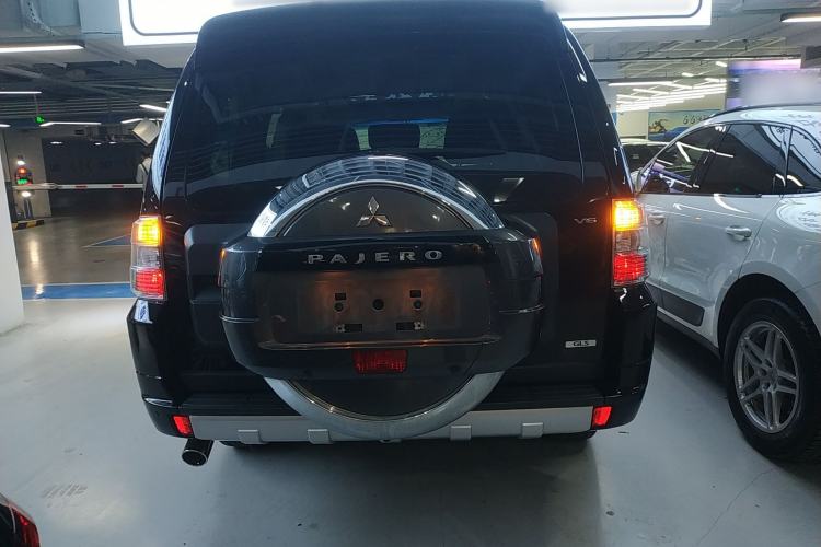 Used Mitsubishi Pajero 2016 3.0L Automatic Luxury Edition China IV
