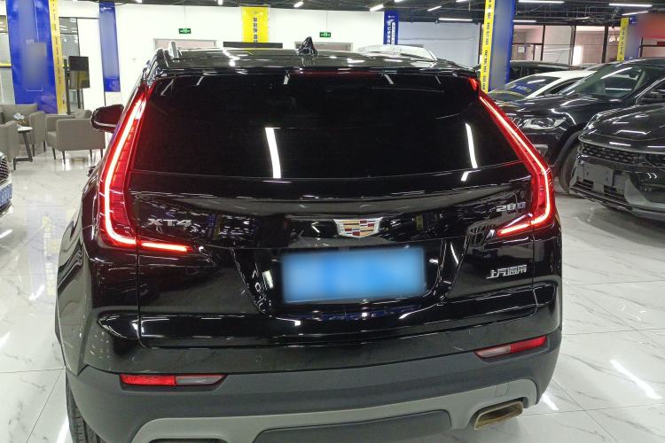 Used Cadillac XT4 2022 28T Two-Wheel-Drive Luxury Version Rear