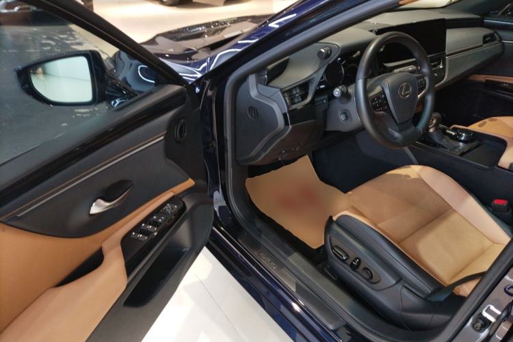 Used Lexus ES 2023 200 Excellence Edition Driver Seat