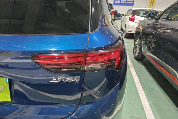 Used Buick Envision 2023 Encore S 552T Two-Wheel Drive Luxury Model
