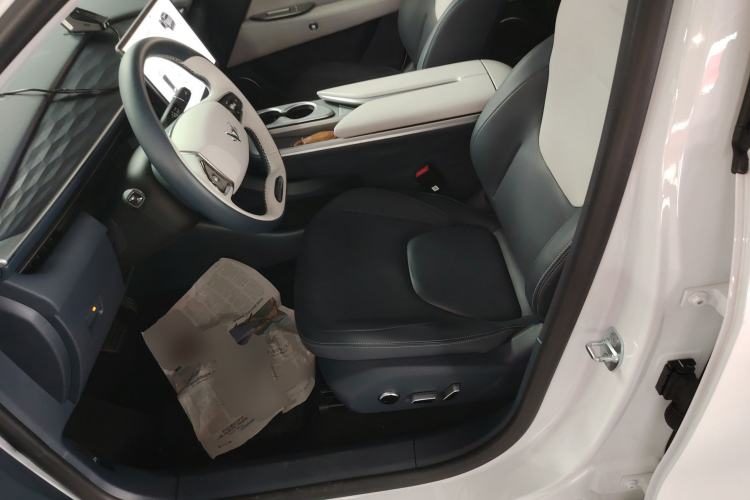 Used ARCFOX Alpha T5 2025 520 PRO Left Front Seat