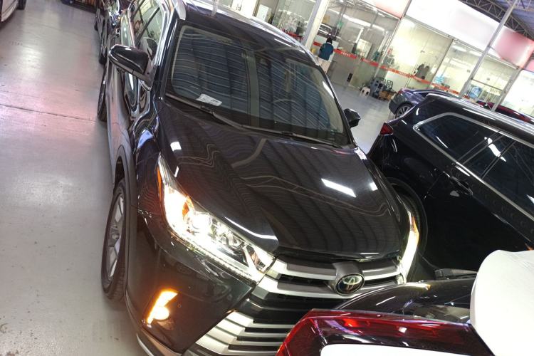 Used Toyota Highlander 2018 2.0T Four-Wheel Drive Luxury Version 7 Seats China VI Standard Front