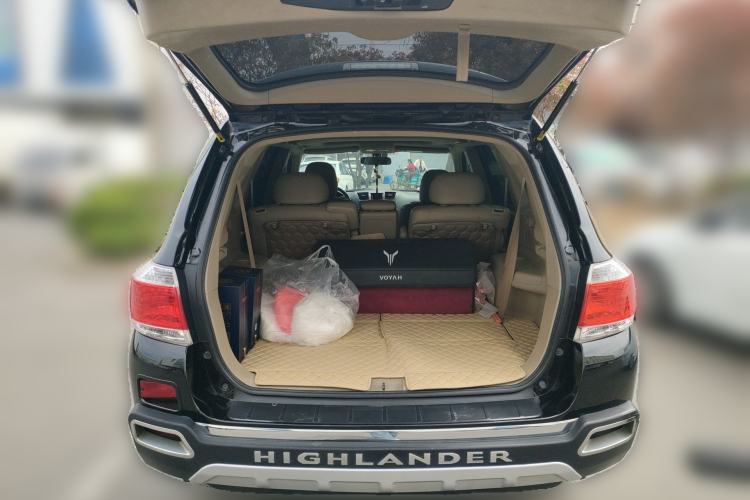 Used Toyota Highlander 2012 2.7L Two-Wheel Drive 7-Seater Luxury Edition Trunk