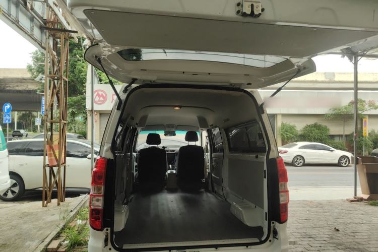 Used SRM Haoyun 2025 Standard Model Ningde 41.86kWh 305KM 6 Seats Trunk