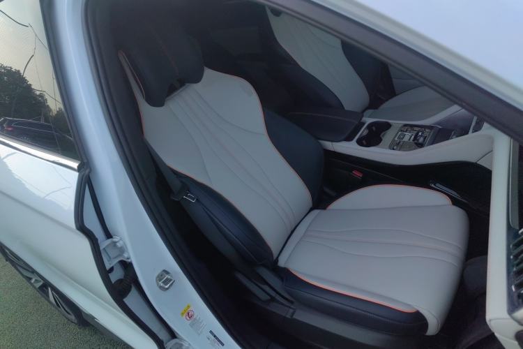 Used BYD Song PLUS New Energy 2024 HONOR Edition DM-i 71km Luxury Model
