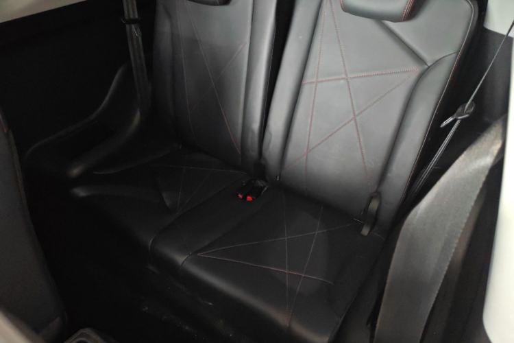 Used Chery QQ Little Ant 2022 Sweet Pink Edition Half-Sugar Version Lithium Iron Phosphate 29.2 kWh 30 kW 301 km