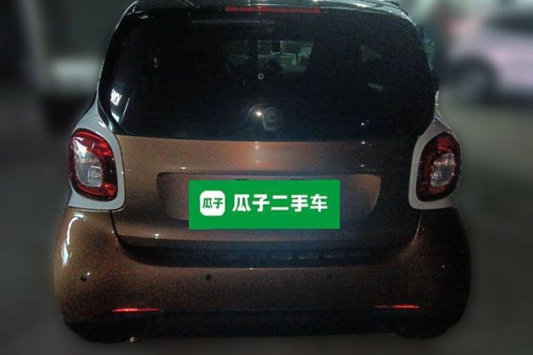 Used smart fortwo 2015 1.0L 52 kW hardtop Dynamic version
