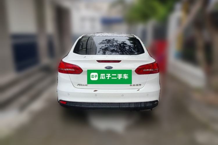 Used Ford Focus 2015 Sedan 1.6L Manual Comfort Model
