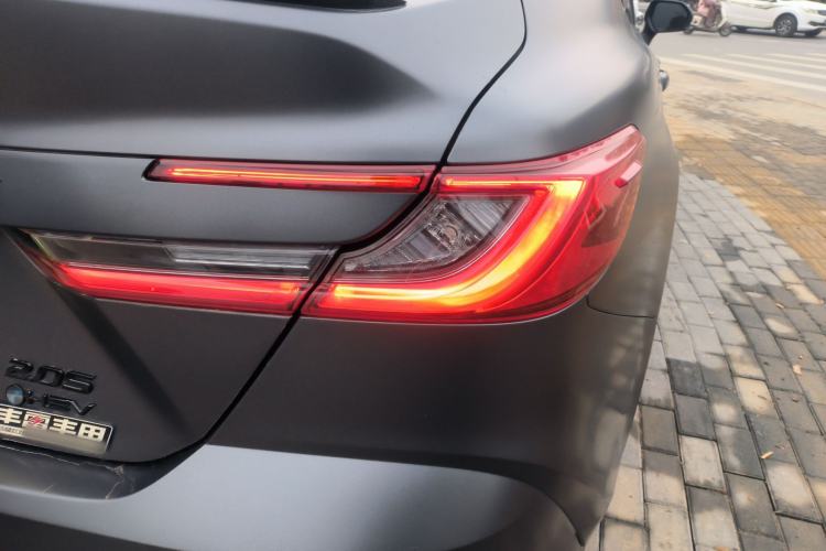 Used Toyota Camry 2025 Dual-Motor 2.0 HXS Glory Edition
