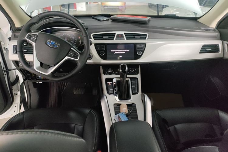 Used Geely Auto Emgrand X7 Sport 2018 1.8TD Automatic Two-Wheel Drive Smart Connect 4G Internet Edition Center Console