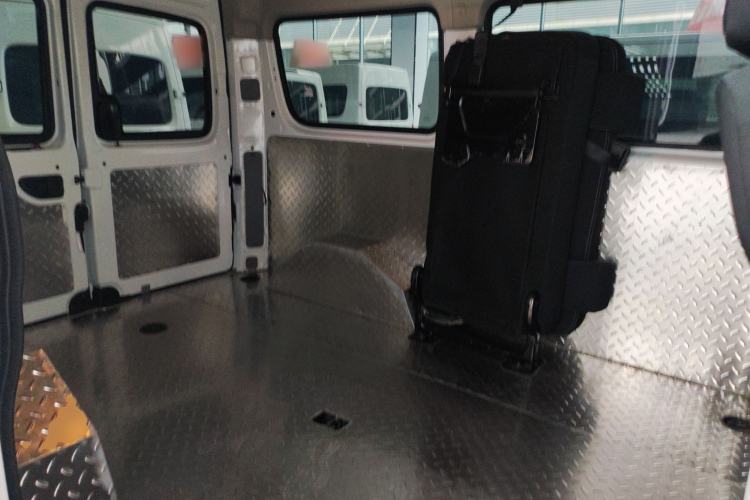 Used SAIC MAXUS Xintu V80 2021 2.0T Manual Classic Aoyuntong Short Wheelbase Mid-Roof 5/6-Seater Left Rear Seat