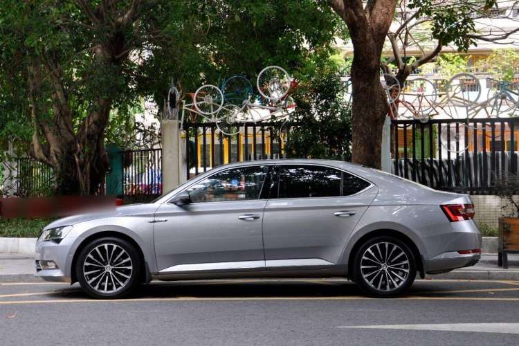 Used Skoda Superb 2016 TSI330 DSG Smart Drive Edition
