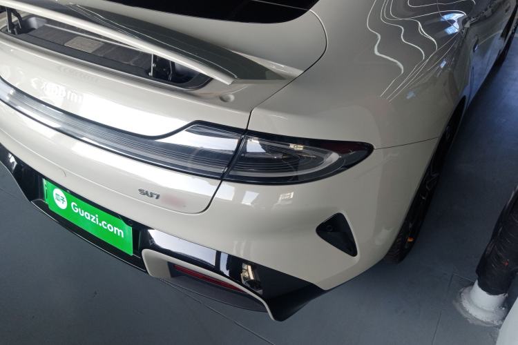 Used Xiaomi Auto SU7 2024 Four-Wheel Drive Ultra-Long Range Advanced Intelligent Driving Max Edition
