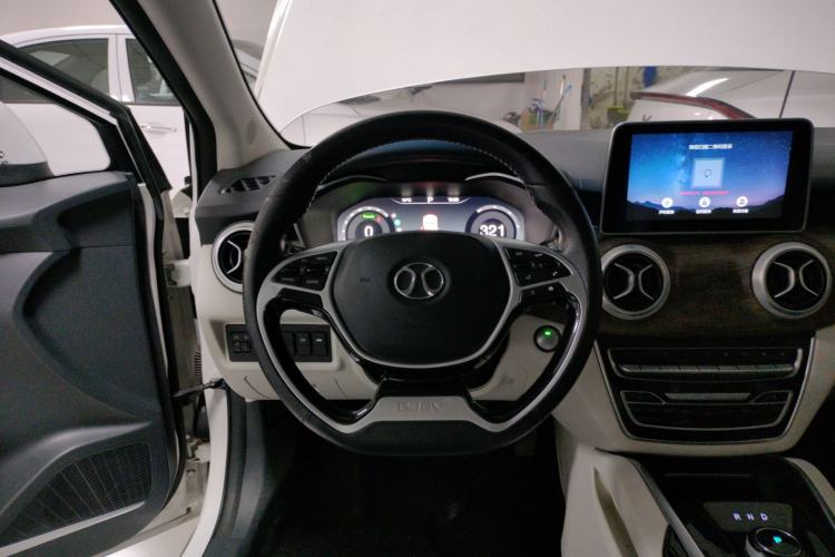 Used BAIC Beijing EU5 2018 R500 Smart Wind Edition