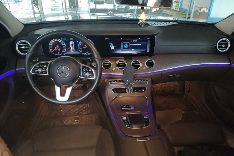 Used Mercedes-Benz E-Class 2020 E 260 L Center Console