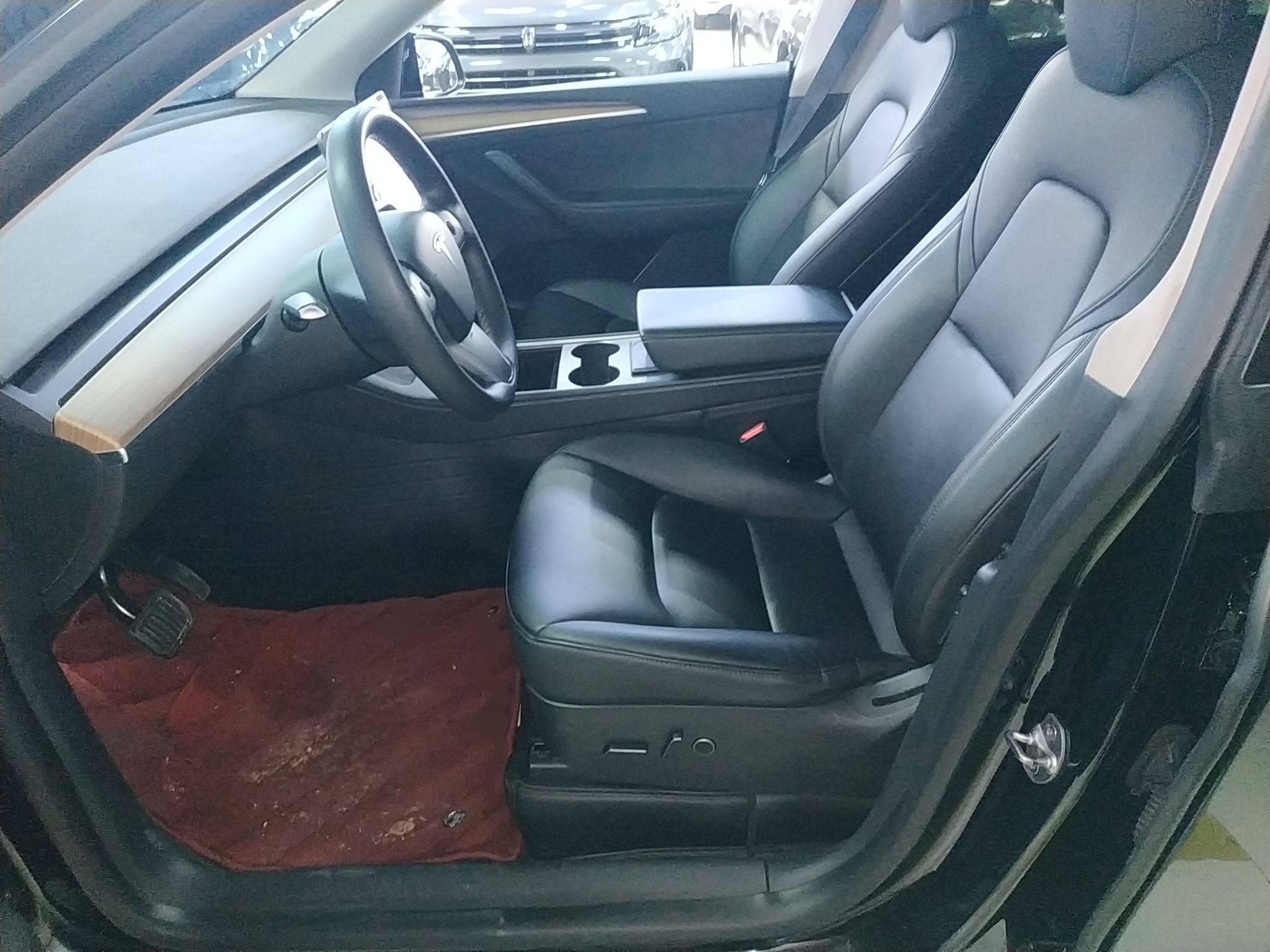 Переднее сиденье в автомобиле