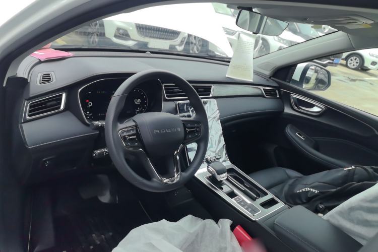 Used Roewe RX5 2025 PLUS 330TGI Automatic Trendsetting Smart Edition Interior 2