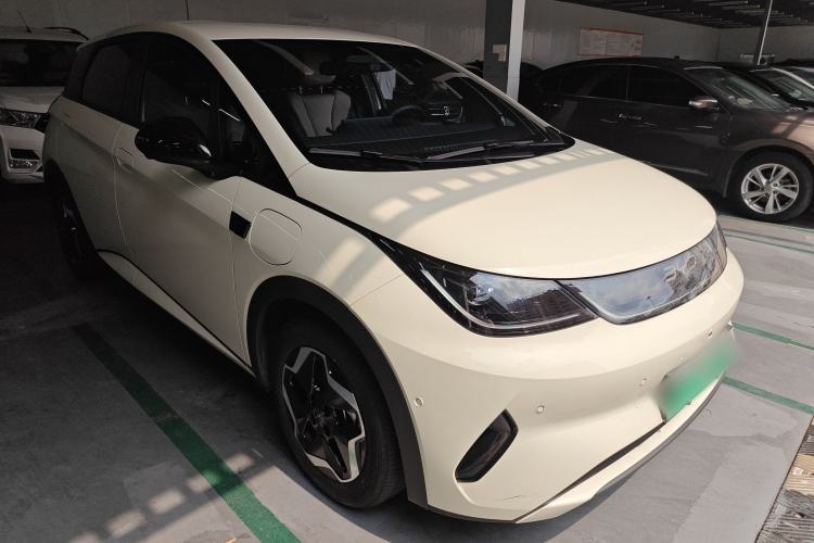 Used BYD Dolphin 2025 Smart Drive Version 420 km Freedom Edition Front Right 45 Deg