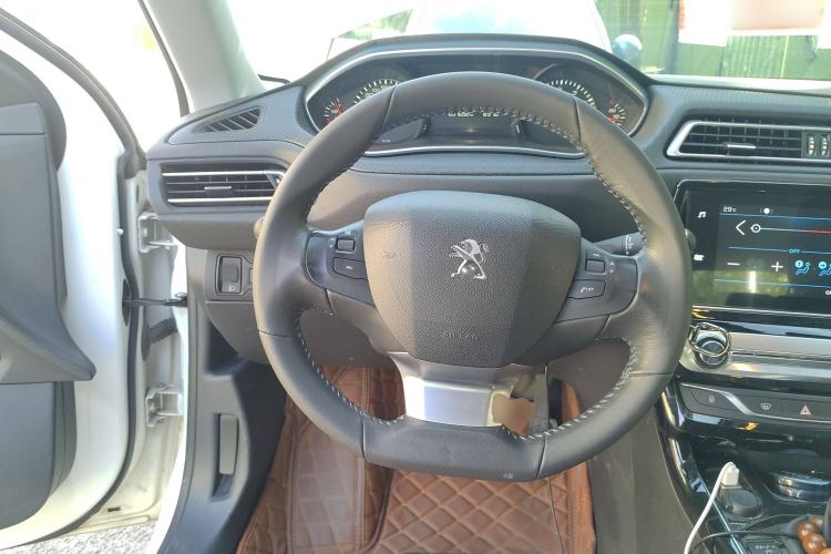 Used Peugeot 308 2018 1.6L Automatic Luxury Edition Steering Wheel
