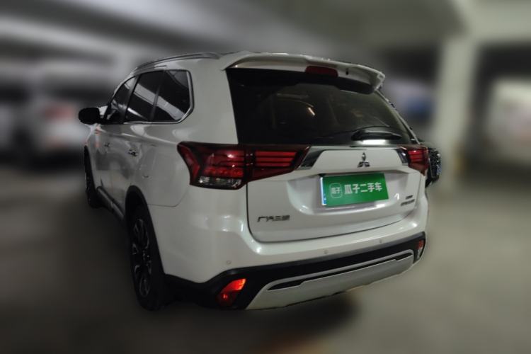 Used Mitsubishi Outlander 2019 2.4L 4x4 Zhi Xiang Edition 5 Seats China V Emission Standard