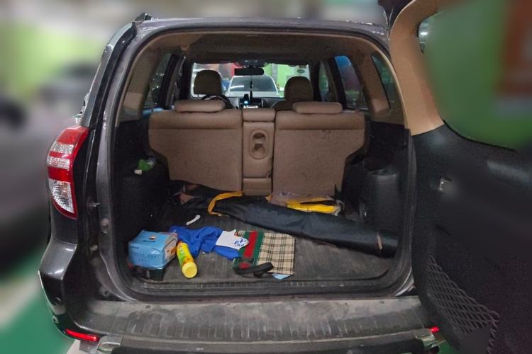 Used Toyota RAV4 2011 2.4L Automatic 4x4 Luxury Edition Trunk