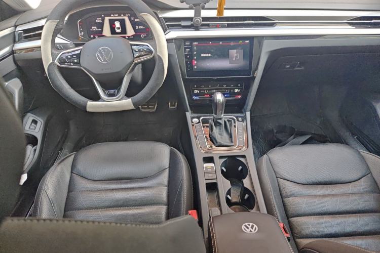 Used Volkswagen FAW-Volkswagen CC 2021 380TSI Striking Edition Center Console