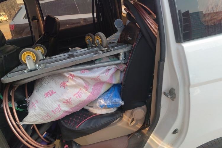 Used Wuling Hongguang 2014 1.5L S Standard Version Interior 4