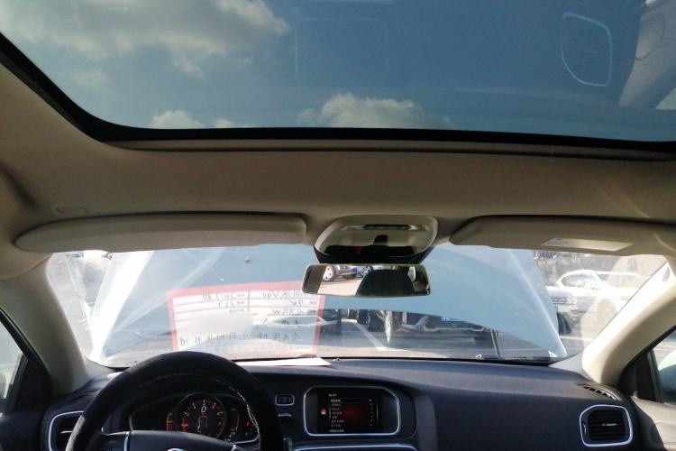 Used Volvo V40 2017 T3 Zhiyi Edition