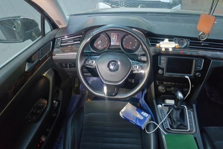 Used Volkswagen Magotan 2017 330TSI DSG Luxury Model Steering Wheel