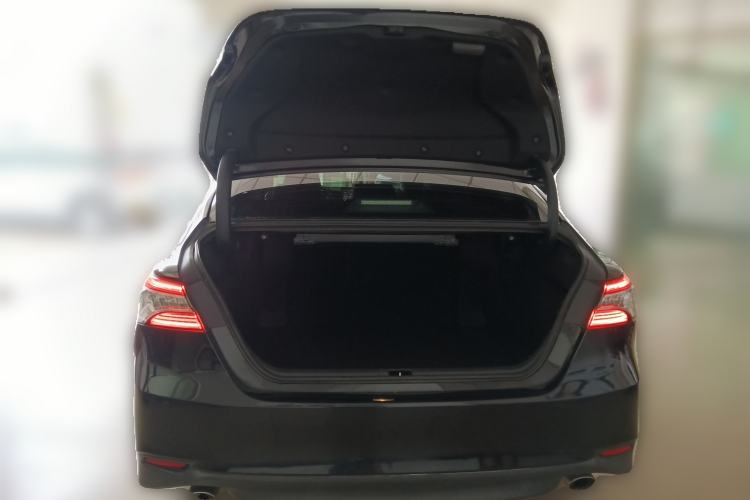 Used Toyota Camry 2021 2.0G Luxury Edition Trunk