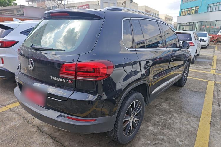 Used Volkswagen Tiguan 2015 1.8TSI Automatic Two-Wheel Drive Luxury Model Rear Right 45 Deg