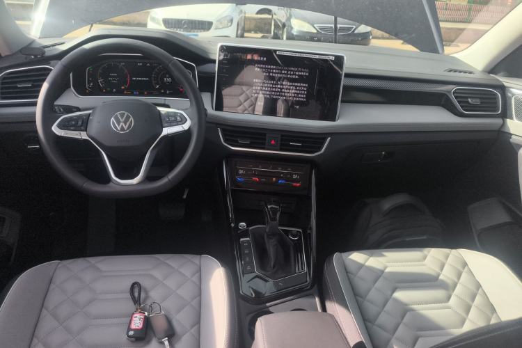 Used Volkswagen Tayron 2024 300TSI Two-Wheel-Drive Luxury Plus Advanced Version Center Console