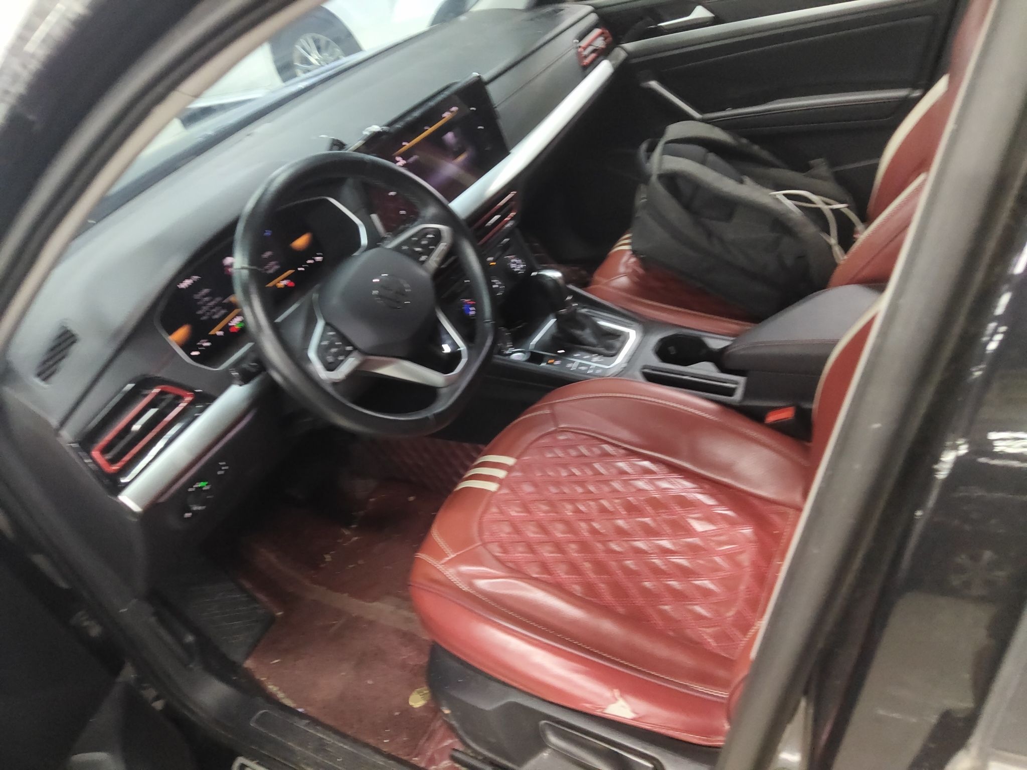 Переднее сиденье в автомобиле