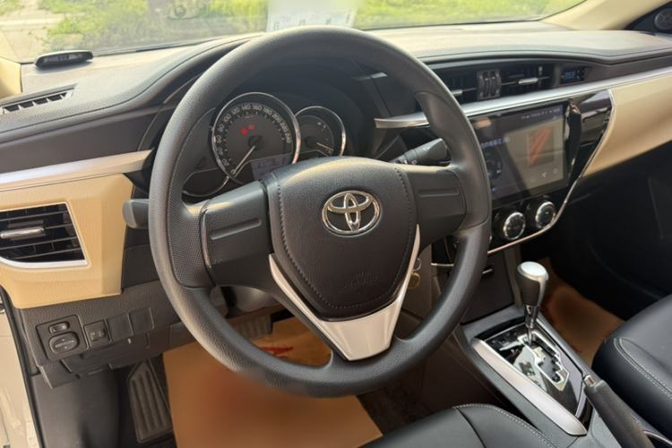 Used Toyota Corolla 2017 1.6L CVT GL Interior 2