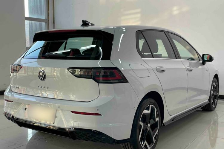 Used Volkswagen Golf 2025 300TSI R-Line
