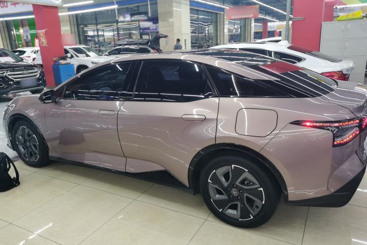 Used Toyota bZ3 2023 616 km Long-Range Premium
