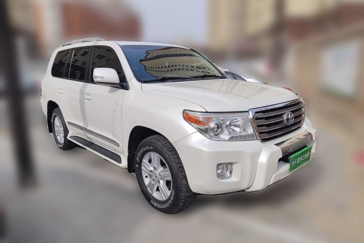 Used Toyota Land Cruiser 2015 4.0L V6 Middle East Limited Edition Front Right 45 Deg