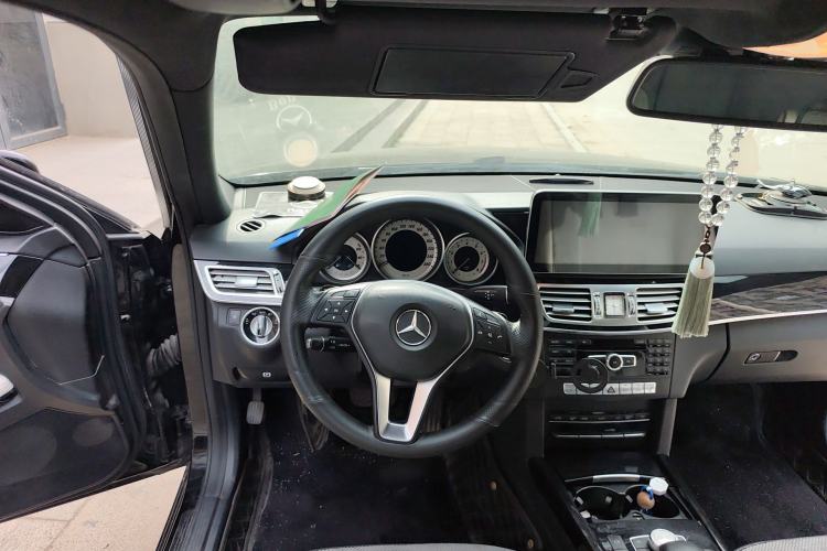 Used Mercedes-Benz E-Class 2015 E 260 L Sport & Fashion Model
