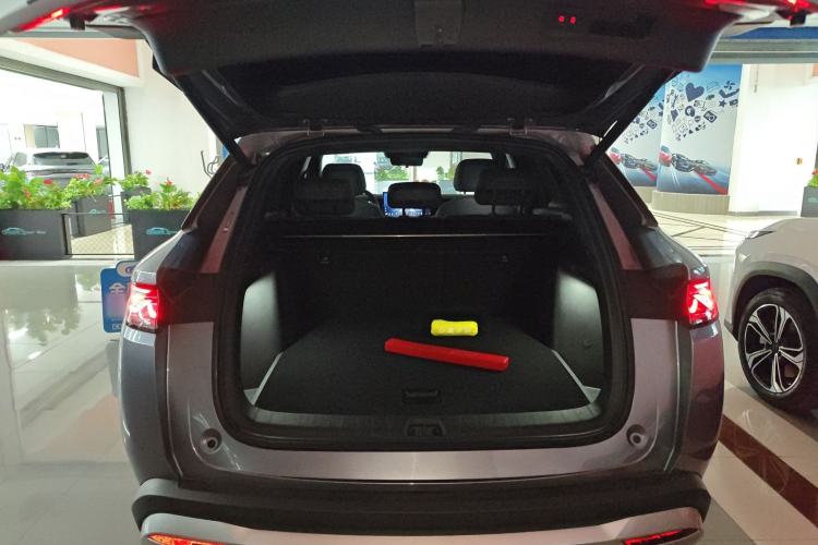 Used BYD Song L DM-i 2025 Intelligent Driving Version 112 km Beyond-Range Type