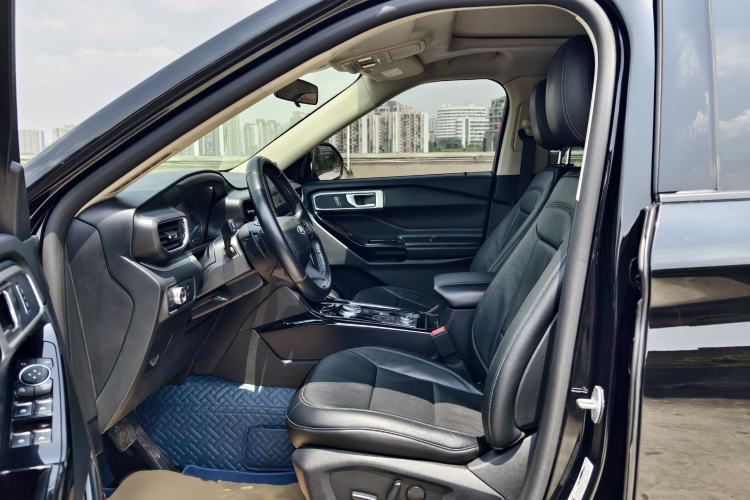 Used Ford Explorer 2020 EcoBoost 285 4x4 Trend Edition 7-Seater Interior 4