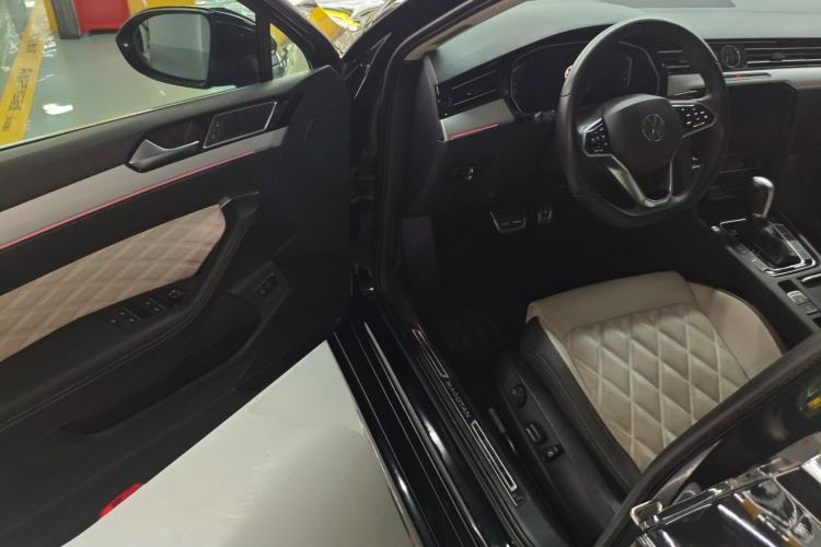 Used Volkswagen Magotan 2023 2 Million Units Commemorative Edition 330TSI DSG Luxury Version Driver Seat