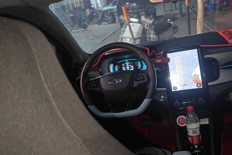 Used Chery QQ Little Ant 2022 Restyled Version Sweet Pink Edition Half-Sugar Version 30.6 kWh 30 kW 301 km
