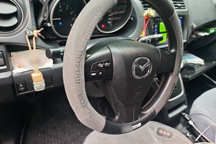 Used Mazda 5 2011 2.0L Automatic Comfort Edition Steering Wheel