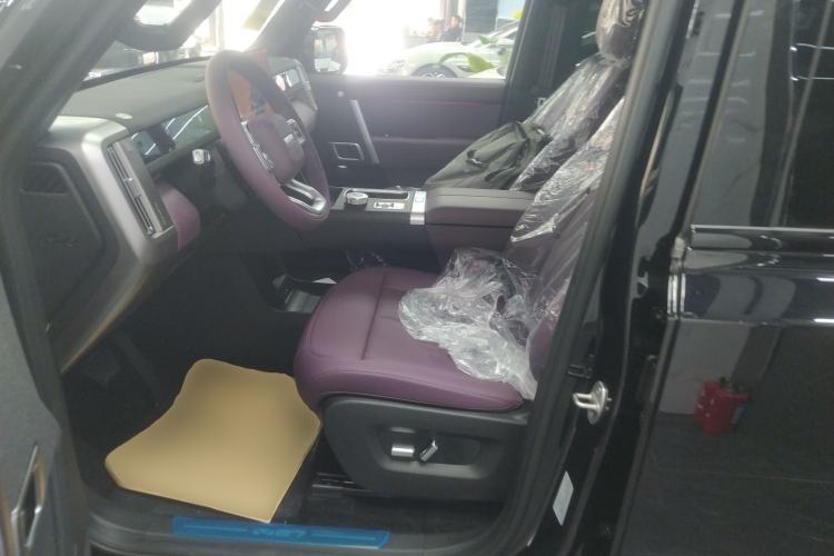 Used iCAR V27 2026 Model 200KM Four-Wheel Drive Falcon 500 Left Front Seat