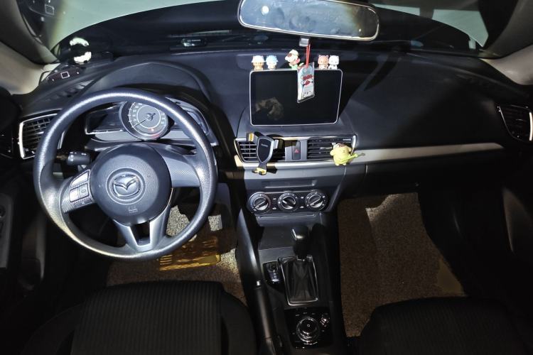 Used Mazda 3 Axela 2016 Sedan 1.5L Automatic Comfort Model
