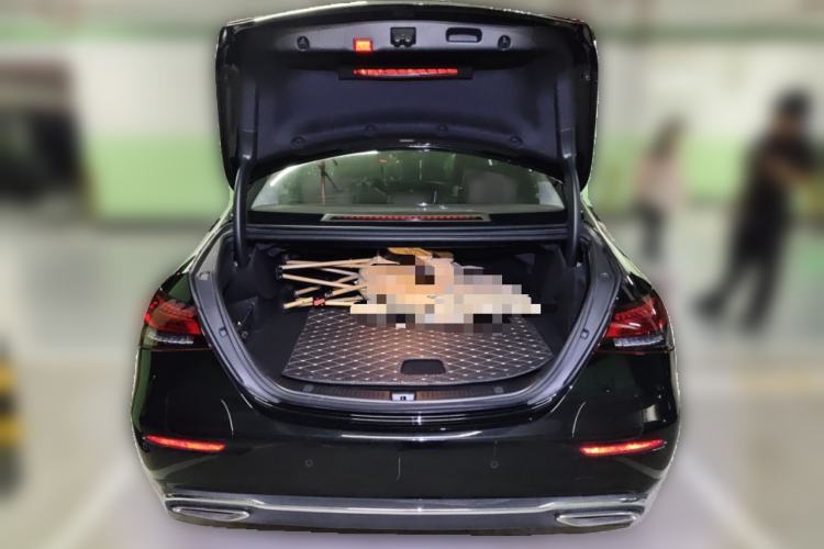 Used Mercedes-Benz E-Class New Energy 2023 E 350 e L Plug-in Hybrid Sedan Trunk